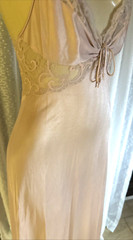VINTAGE MAIDENFORM DREAMWEAR LINGERIE / GOWN! Taupe Sz Sm ngg