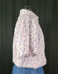 Vtg Licorice S/S White Top w Purple/Pink/Blue Florals Concealed Buttons Size S