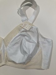 Vintage 1970s cotton/poly bra no wire Beautiform 44C
