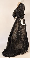 VICTORIAN 1890’S FLORAL CHANTILLY LACE DRESS W APPLIQUE WORK + PUFF SLEEVES