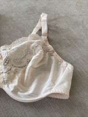 36D Ivory Nylon & Lace U/W Unlined Vintage OLGA Shimmerlilies Bra #33007 36C