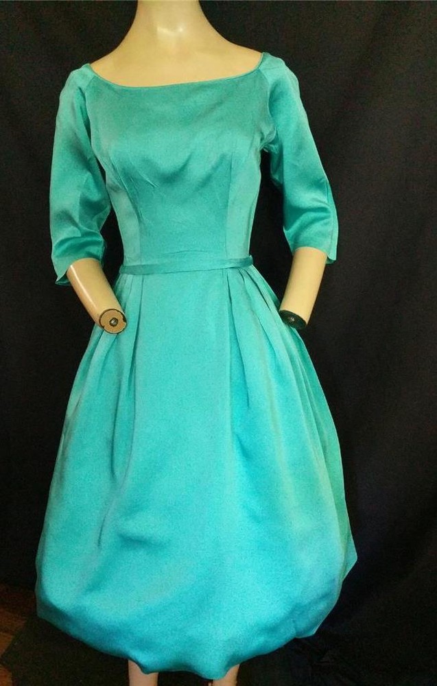 1950’s VINTAGE TURQUOISE SATIN HARRY KEISER FULL METAL ZIPPER DRESS 32″ BUST-USA