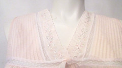 Vanity Fair Polyester/Nylon/Cotton Soft Blend Embroidered Nightgown 1X USA made