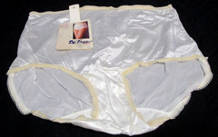 VINTAGE 1970’s NOS BE FREE 100% NYLON BRIEF GRANNY PANTIES SZ 5-S