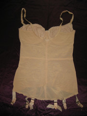 Vintage VASSARETTE HOLLYWOOD Beige Bra, Garters – Size 36C