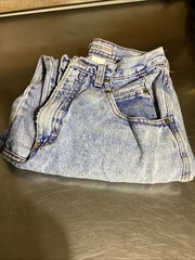 Zena Mom Jeans Size 8 High Rise Tapered Vintage Light Rinse