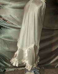 VTG REAL SATIN SHINY F. WEST ESQUE RUFFLES BIAS DEMURE REGAL BOW HALF SLIP SM