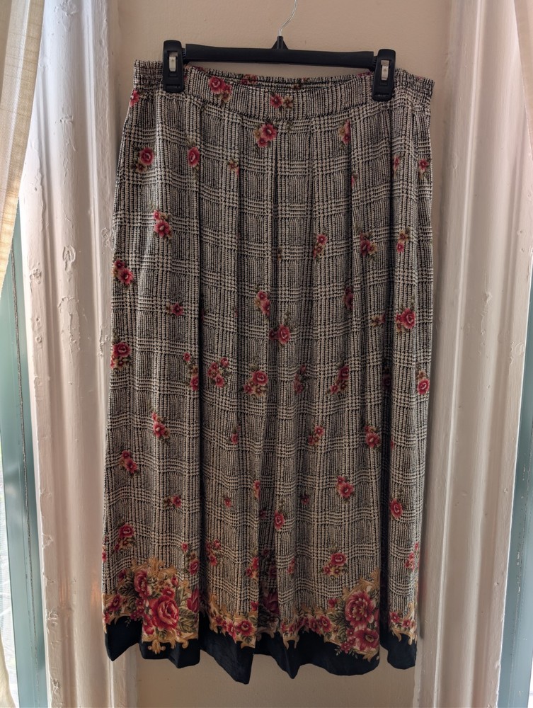 *Vintage* Jantzen Size 14 Midi Length Skirt Herringbone pattern w/ Roses