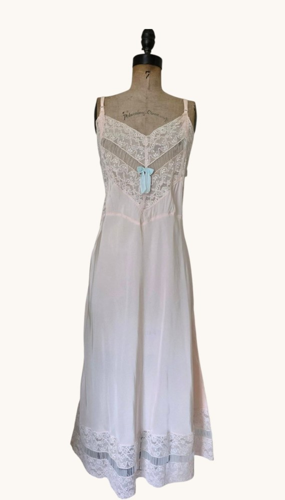 Plus size Vintage 1940s Pink Satin Rayon Slip Bias Cut Lace bodice tagged Sz 48