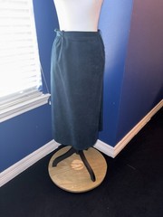 “Luxury Meets Practicality – Vintage Ultrasuede Two-Piece Suit in Deep Blue”