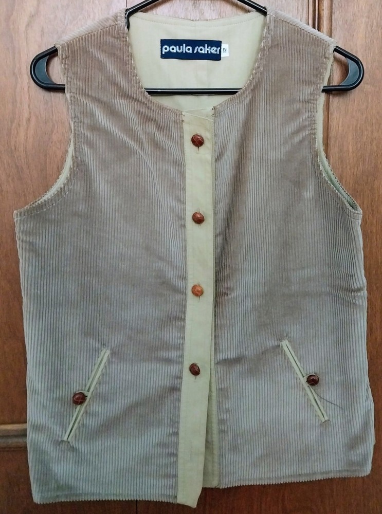 Vintage Corduroy Vest,”Paula Saker”Size12,Wood Buttons w/2 Lower Front Pockets