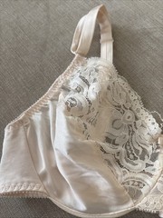 36D Ivory Nylon & Lace U/W Unlined Vintage OLGA Shimmerlilies Bra #33007 36C