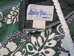 VTG 1960s 70 LUCKY YOU HAWAII FLORAL MUUMUU DRESS GREEN WHITE PURPLE COTTON POLY