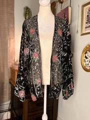 Vintage 80s/90s Swee Lo Collection 100% silk beaded and sequin jacket / kimono