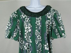 VTG 1960s 70 LUCKY YOU HAWAII FLORAL MUUMUU DRESS GREEN WHITE PURPLE COTTON POLY