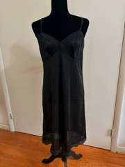 Vintage Vanity Fair 100% Nylon 40″ length Blk full slip, size 36, lace hem