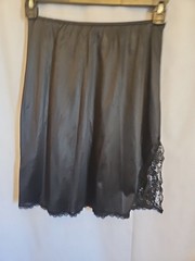 Maidenform Something Special vintage half slip size M 21″ long black nylon slit