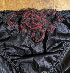Vintage Vive La Différence Panties Size 8 Black/Red Lace NWOT