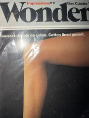 Vintage Pantyhose Wonderbra Size B Wineberry Bordeaux Red 100% Nylon