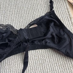 Vintage The Lovable Company Bra 36B Black Satin Polyester Wireless Bra