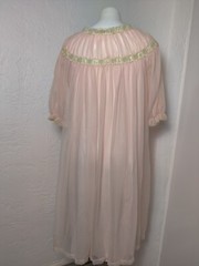 Vintage Vanity Fair 1950’s Rare Double Layer Nylon Chiffon Robe Pink/Coral *Read