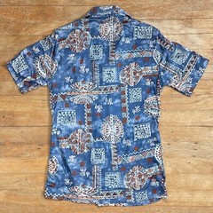 Vintage Geometric Print Blouse Size Small 1960s Dagger Collar Knit Nylon Shirt
