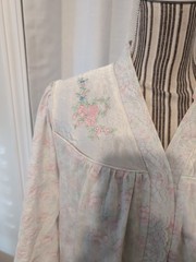 Vtg. Vandemere Cotton Floral Robe Lace Embroidery Snap Front L Granny Cottage