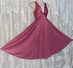 VTG NWOT M L OLGA Deep Rose Pink FULL BODYSILK Nylon Mid length Nightgown 9186
