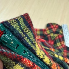 Vintage 70s Wool Plaid Pleated Skirt 24 inch waist Talon Zip Size 0 xs