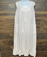 Carole Night Gown Women’s Medium Pink Seersucker Lightweight Grannycore Smock