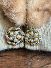 DALTON 100% CASHMERE MINK FUR COLLAR WOMEN’S 50’S VINTAGE SWEATER BEIGE