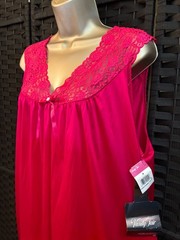 VANITY FAIR NIGHTGOWN Large KNIGHTHOOD RED PINK Vintage NOS Nylon Babydoll NWT
