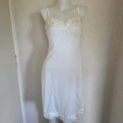 Vintage Slip Petticoat Mimosa Lingerie ‘Celanese’ Bri-Nylon Tricot Fabric 70’s