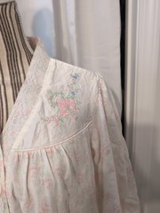 Vtg. Vandemere Cotton Floral Robe Lace Embroidery Snap Front L Granny Cottage