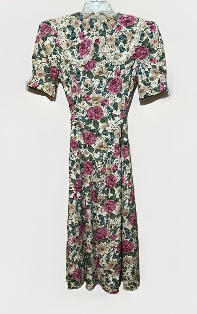 Vintage Cottagecore Betsy’s Things Floral Print Short Sleeve Dress Size 5/6 EUC