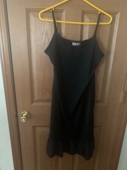 SODA BLU FULL SLIP GOWN BLACK W/ PLEATED HEM MEDIUM USA