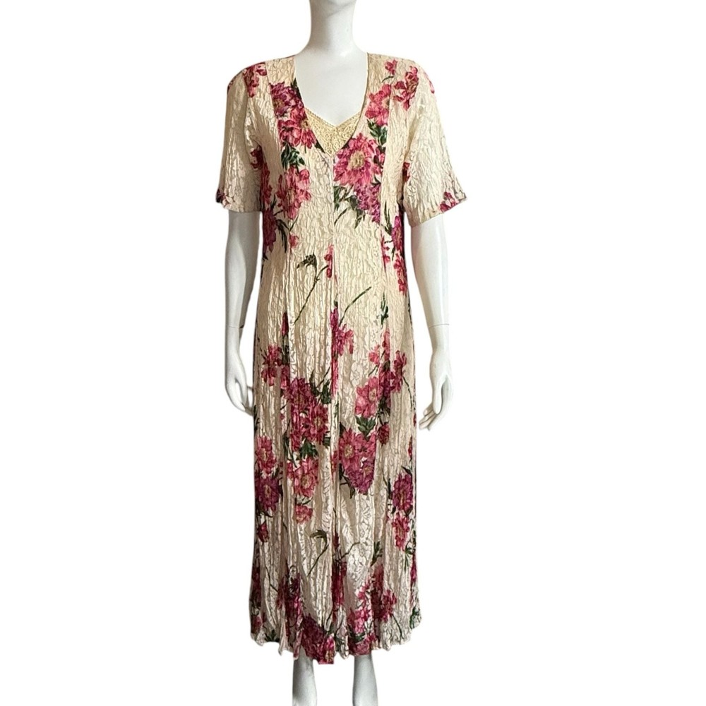 Nostalgia Vintage Floral Lace Maxi Dress with Pink Peonies