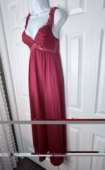 Vintage OLGA 91035 Red Bodysilk Nightgown Size 34 Small 70s 80s USA Lingerie