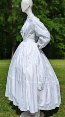 BEAUTIFUL 1860’S SUMMER COTTON DRESS W BISHOP SLEEVES + RUCH PIPED SEAMS