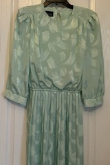 Vintage 1980’s Alexis Fashions Light Green Pleated Sheath Dress USA Size 10 Mom