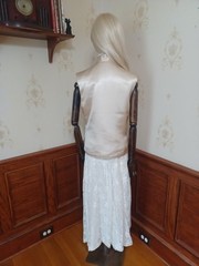 Vintage 1980s/1990s Shieh Hwa Classics Chinese Satiny Champagne Embroidered Vest