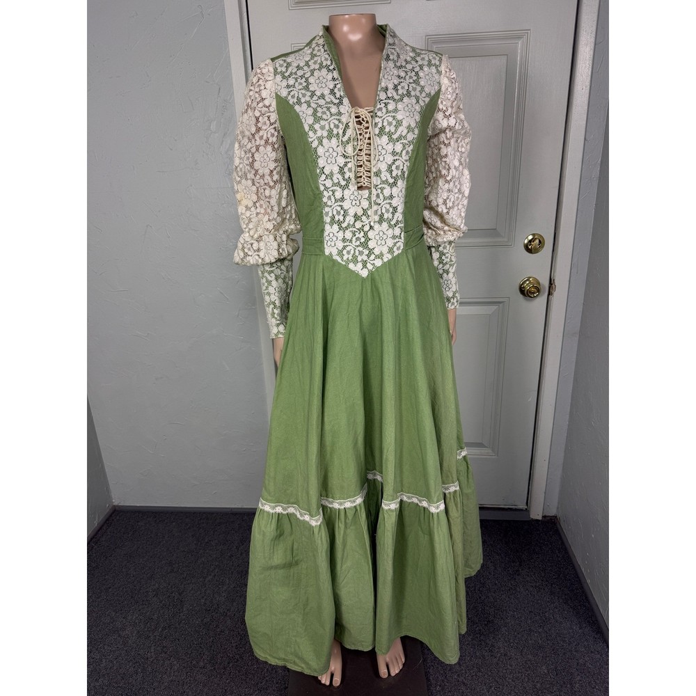 Vintage 70s Prairie Renaissance Women’s Maxi Dress Cotton Lace Floral Hippy B3-3