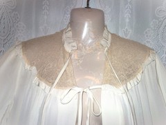 Lg.40’s,Cream,long,sweep,vintage peignoir, for nightgown,French lace,negligee,