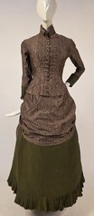 VICTORIAN 1880’S FLORAL PRINCESS BUSTLE DRESS WALKING SUIT – MUSEUM QUALITY