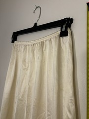 Vintage Vanity Fair 2-Pc Lingerie Set Camisole 38 Half Slip Med 22″ Cream Antron