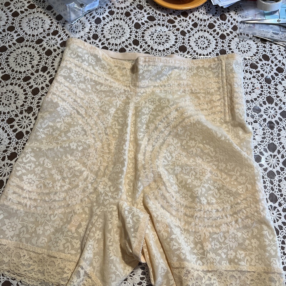 Rago of New York Lace Shaper Girdle w/Garters Style 6207 NWOT~Vntge Size 8X/46