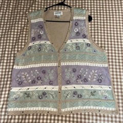 Vintage Alfred Dunner, grannycore cottagecore sweater, cardigan vest.