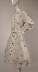 SWEET LATE 1940’S DEER PRINT DRESS W SQUARE WOOD BUTTONS