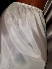 VTG REAL SATIN SHINY F. WEST ESQUE RUFFLES BIAS DEMURE REGAL BOW HALF SLIP SM