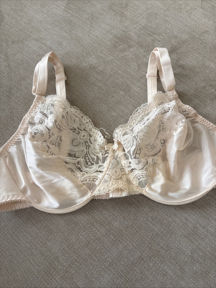 36D Ivory Nylon & Lace U/W Unlined Vintage OLGA Shimmerlilies Bra #33007 36C